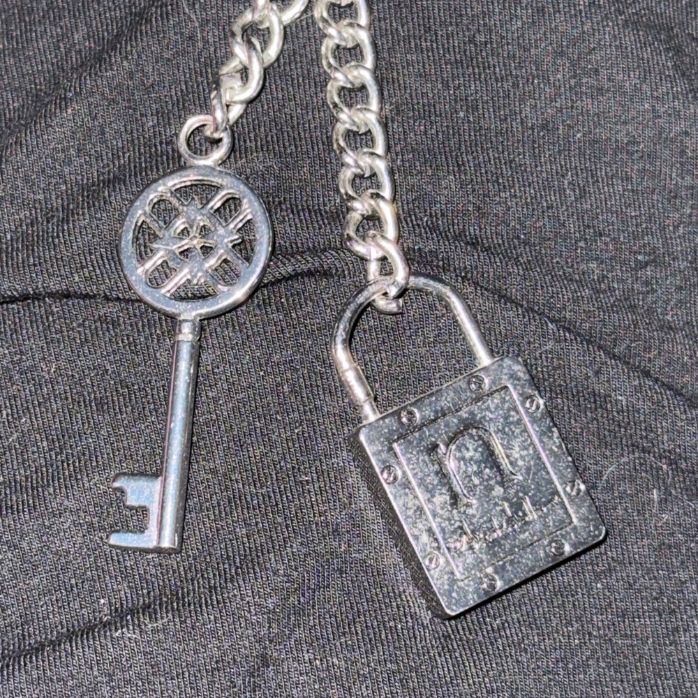 Nichole Miller Locket & Key Chain!!! - Picture 2 of 6